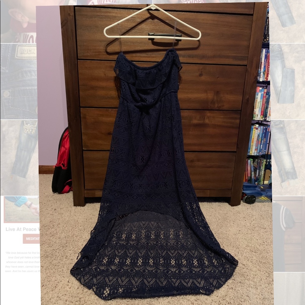 ‼️No Longer Available‼️ Women’s strapless dress.